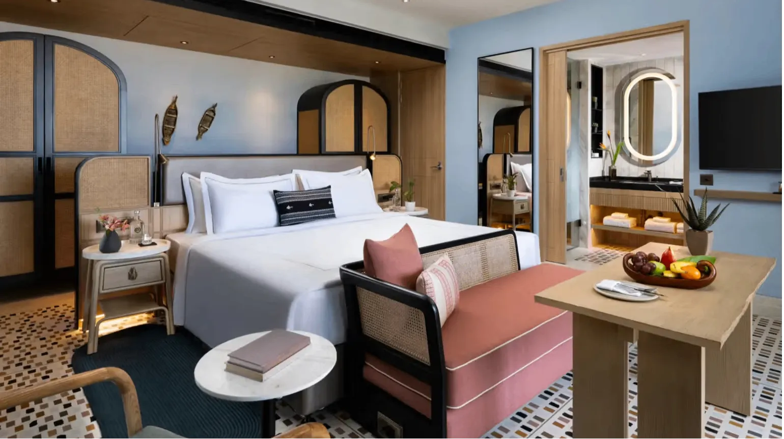 Superior Room King Bed with Balcony